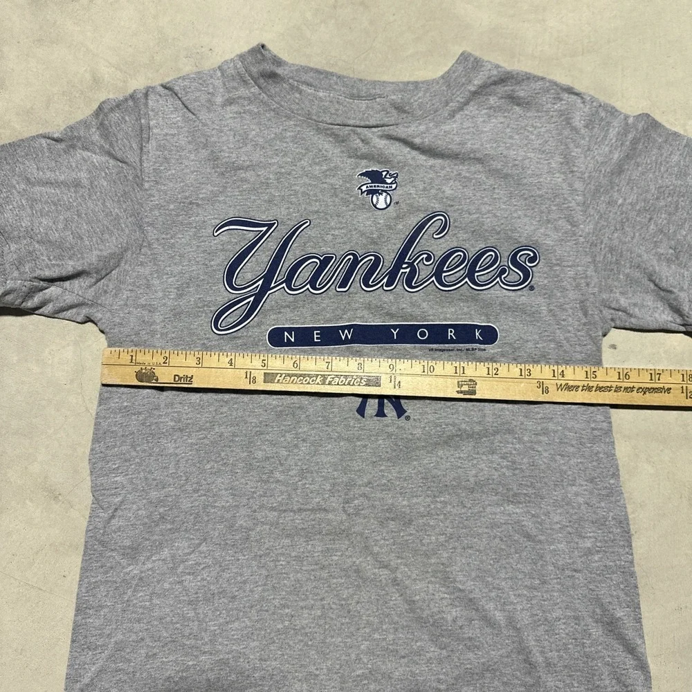 Vintage Y2K 2007 New York Yankees Baseball Shirt Youth Kids SZ Medium 10/12